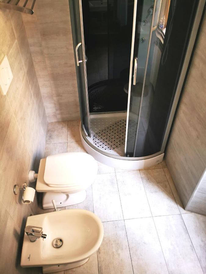 Cinema House 2 Bed & Breakfast Rome Exterior photo